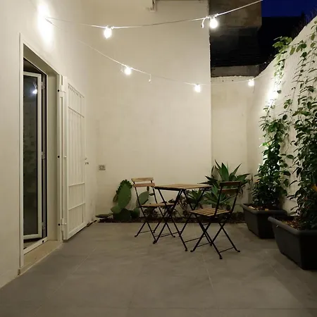 Central Patio Apartment Bari